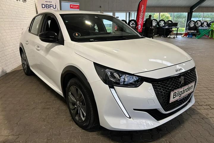 Hvid Peugeot e-208 fra 2022