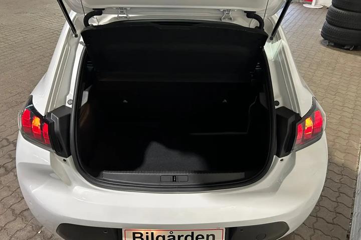 Hvid Peugeot e-208 fra 2022