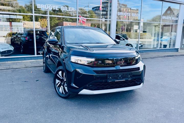 Sort Opel Frontera fra 2025 set udefra