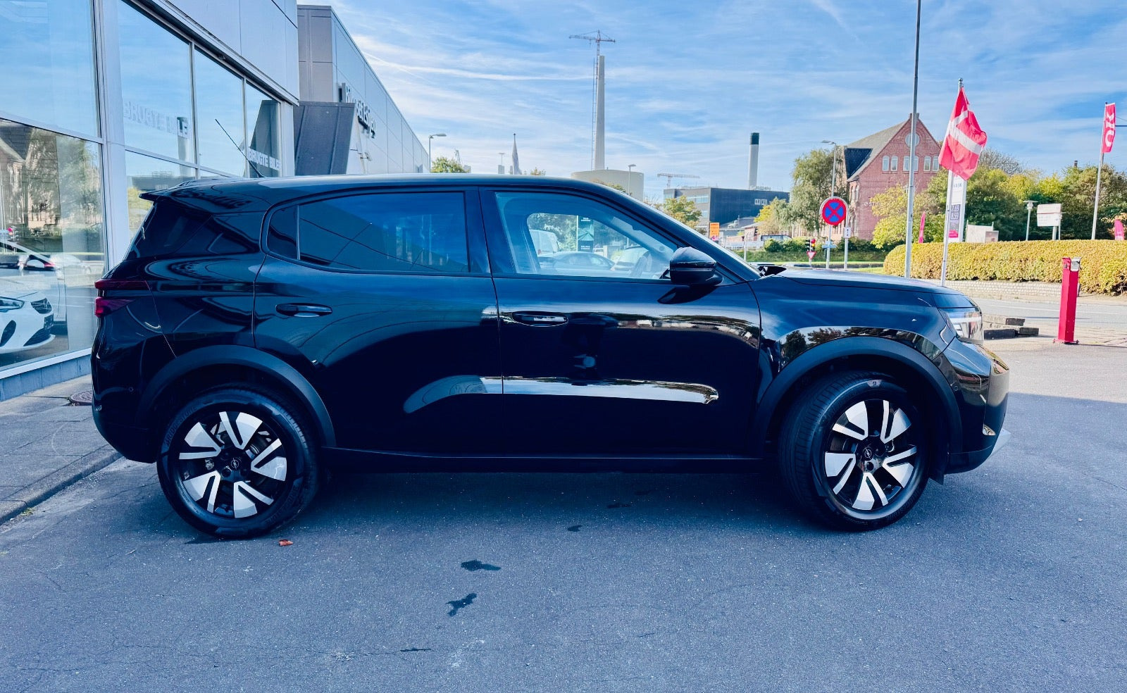 Sort Opel Frontera fra 2025