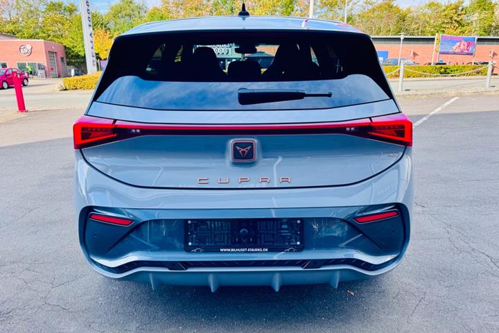 Grå Cupra Born fra 2022