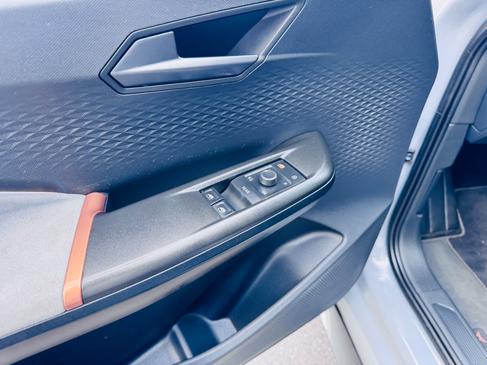Grå Cupra Born fra 2022