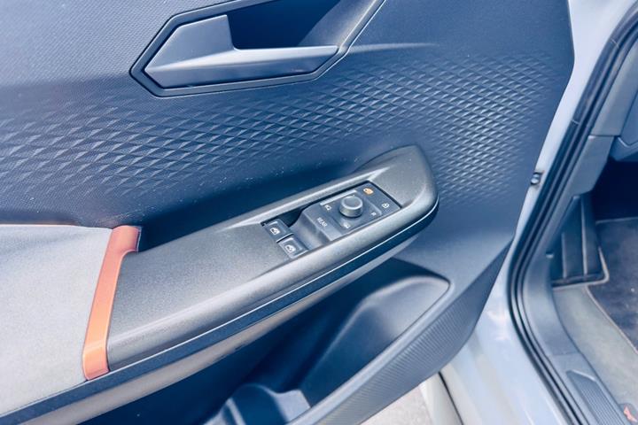 Grå Cupra Born fra 2022