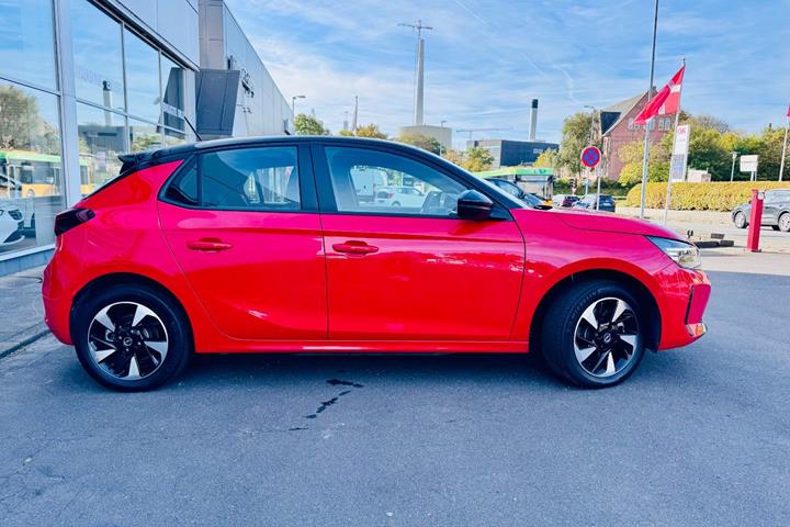 Rød Opel Corsa-e fra 2024