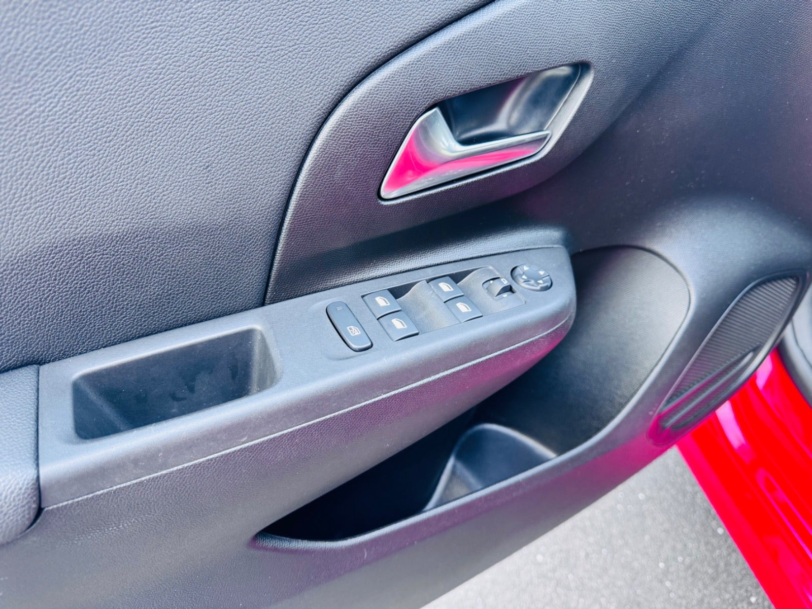 Rød Opel Corsa-e fra 2024