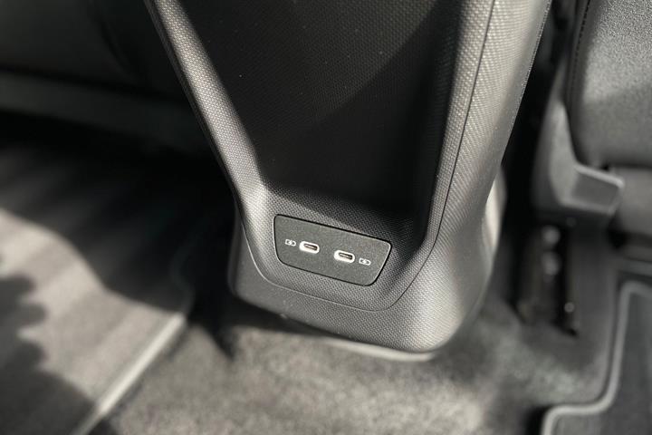 Grå Cupra Born fra 2025