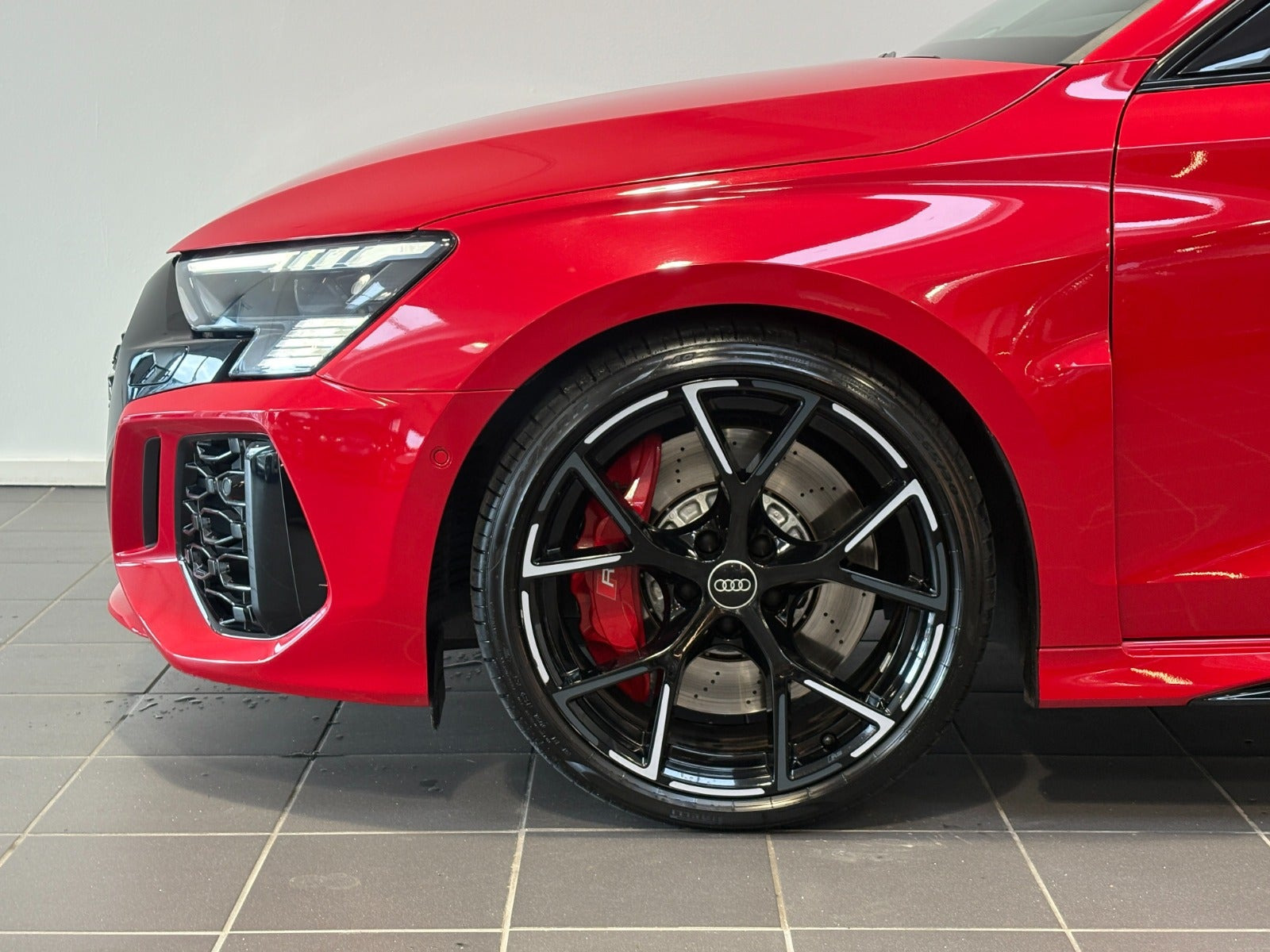 Rød Audi RS3 fra 2022