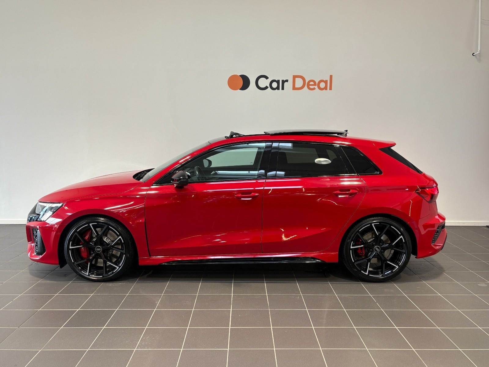 Rød Audi RS3 fra 2022