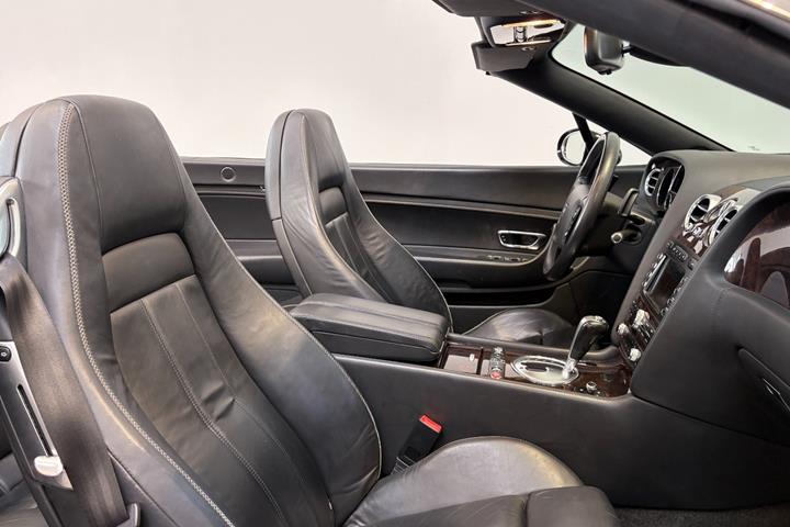 Sort Bentley Continental GTC fra 2007