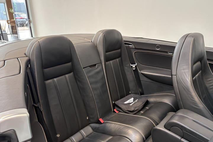 Sort Bentley Continental GTC fra 2007