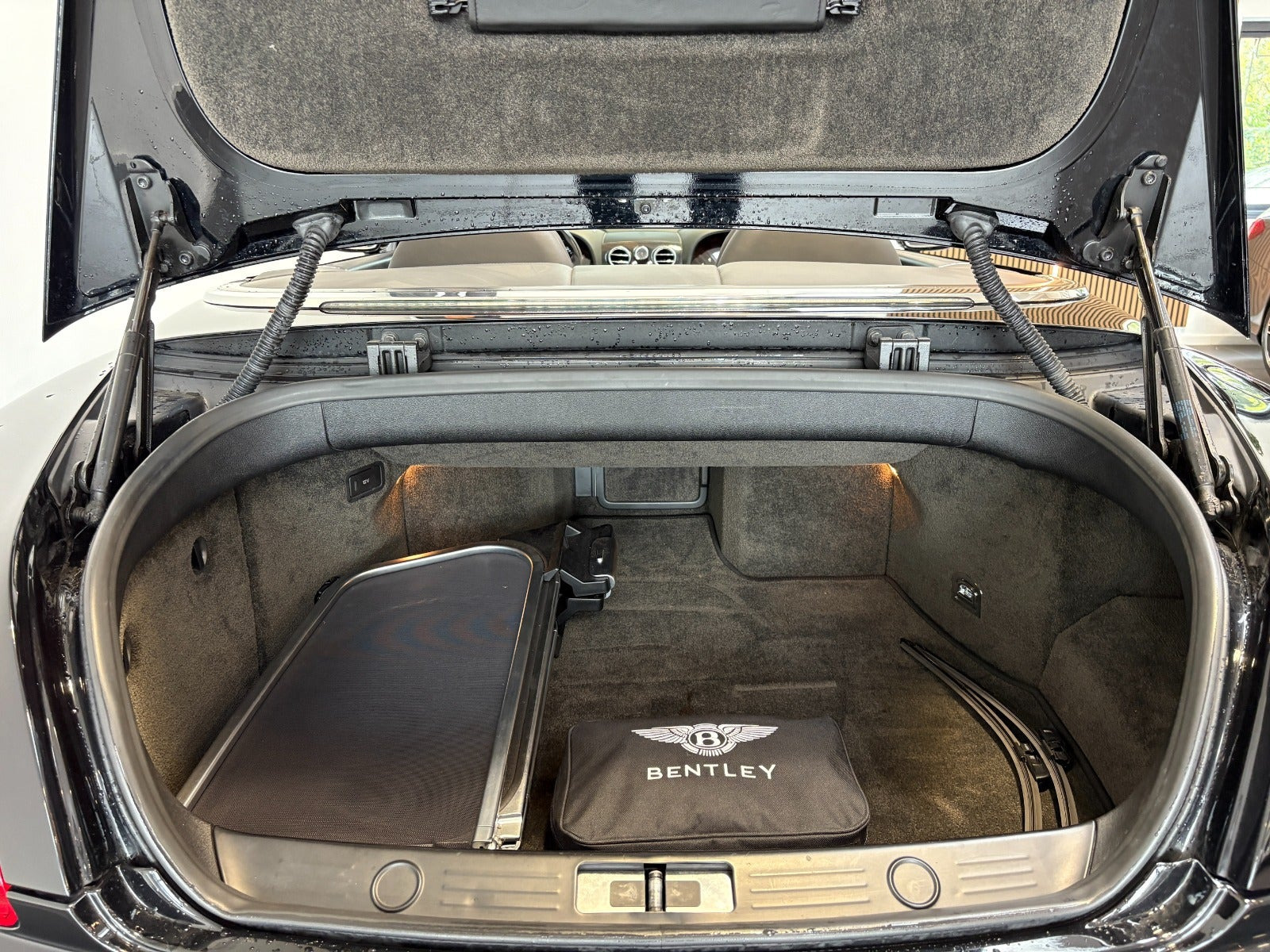 Sort Bentley Continental GTC fra 2007