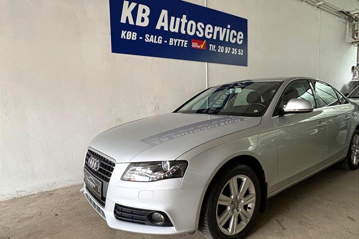 Sølv Audi A4 fra 2008