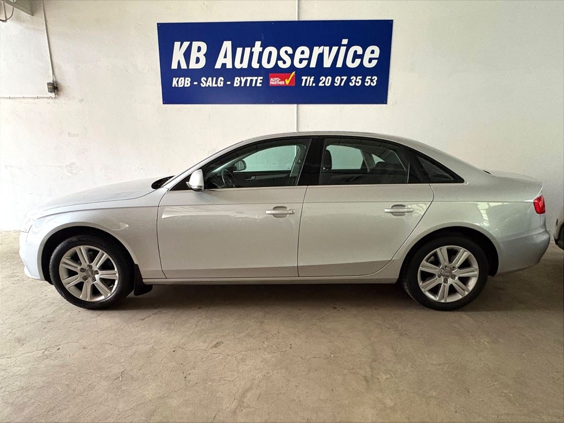 Sølv Audi A4 fra 2008