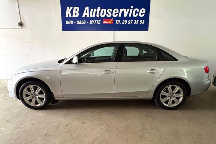 Sølv Audi A4 fra 2008