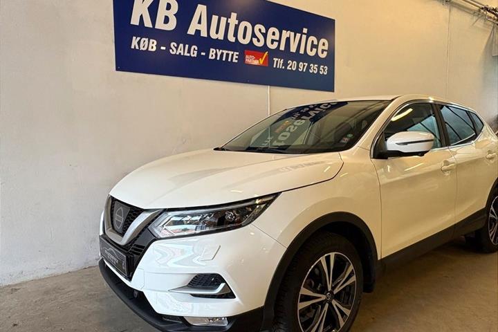 Hvid Nissan Qashqai fra 2017