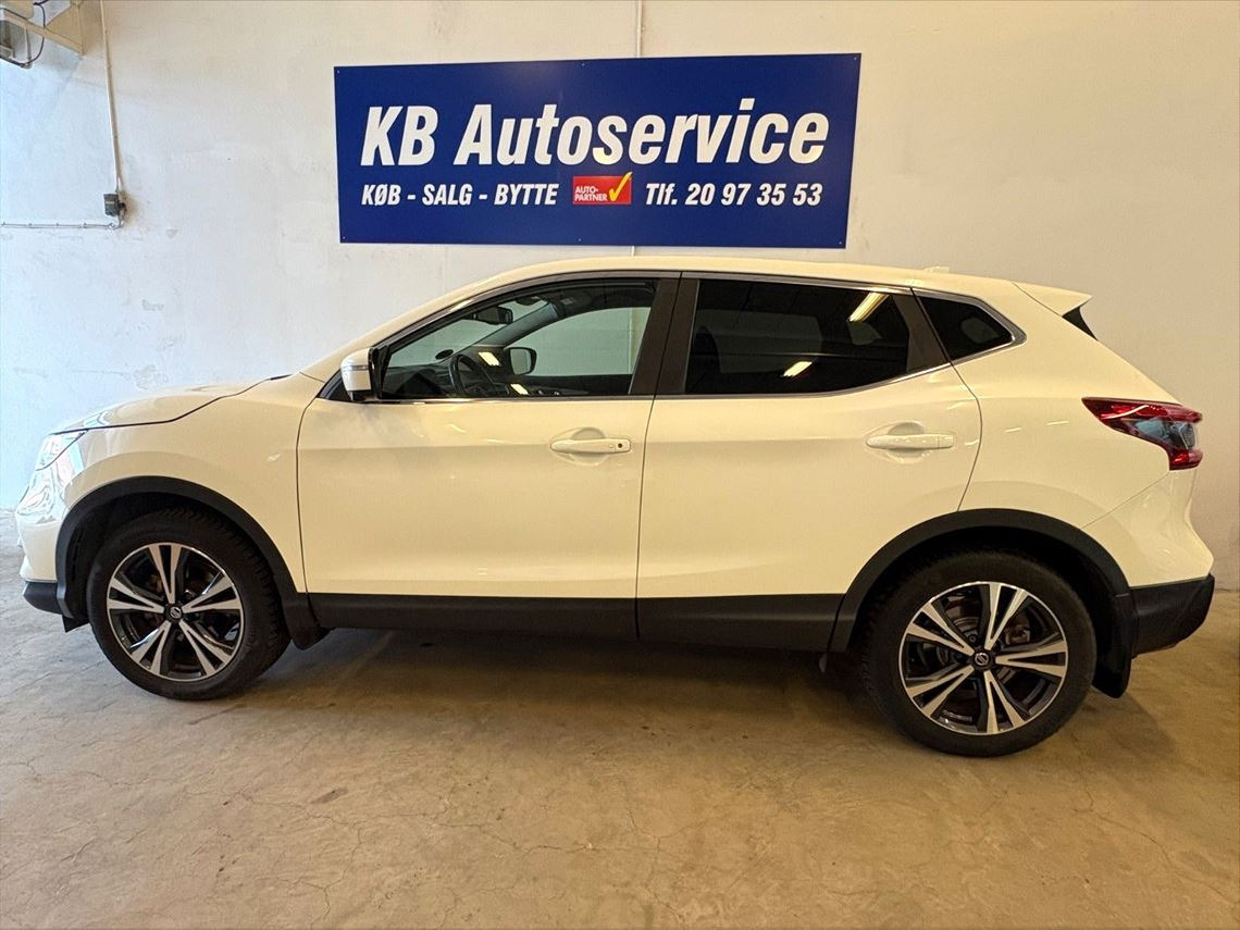 Hvid Nissan Qashqai fra 2017