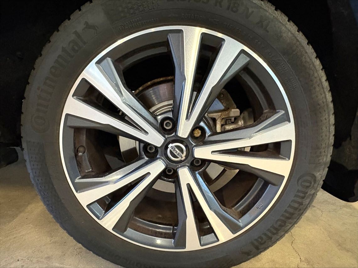 Hvid Nissan Qashqai fra 2017