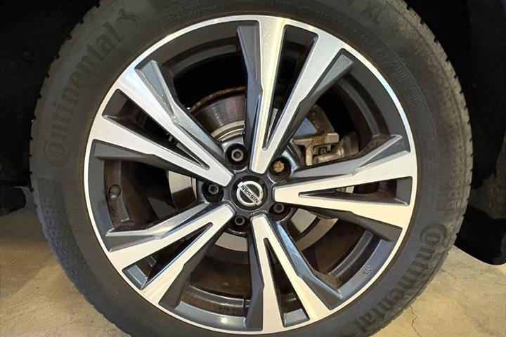 Hvid Nissan Qashqai fra 2017