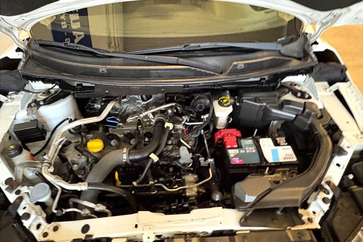 Hvid Nissan Qashqai fra 2017