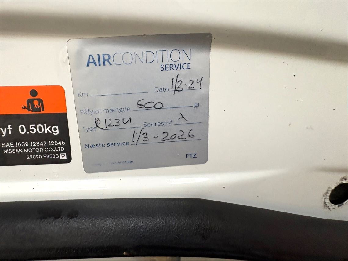 Hvid Nissan Qashqai fra 2017