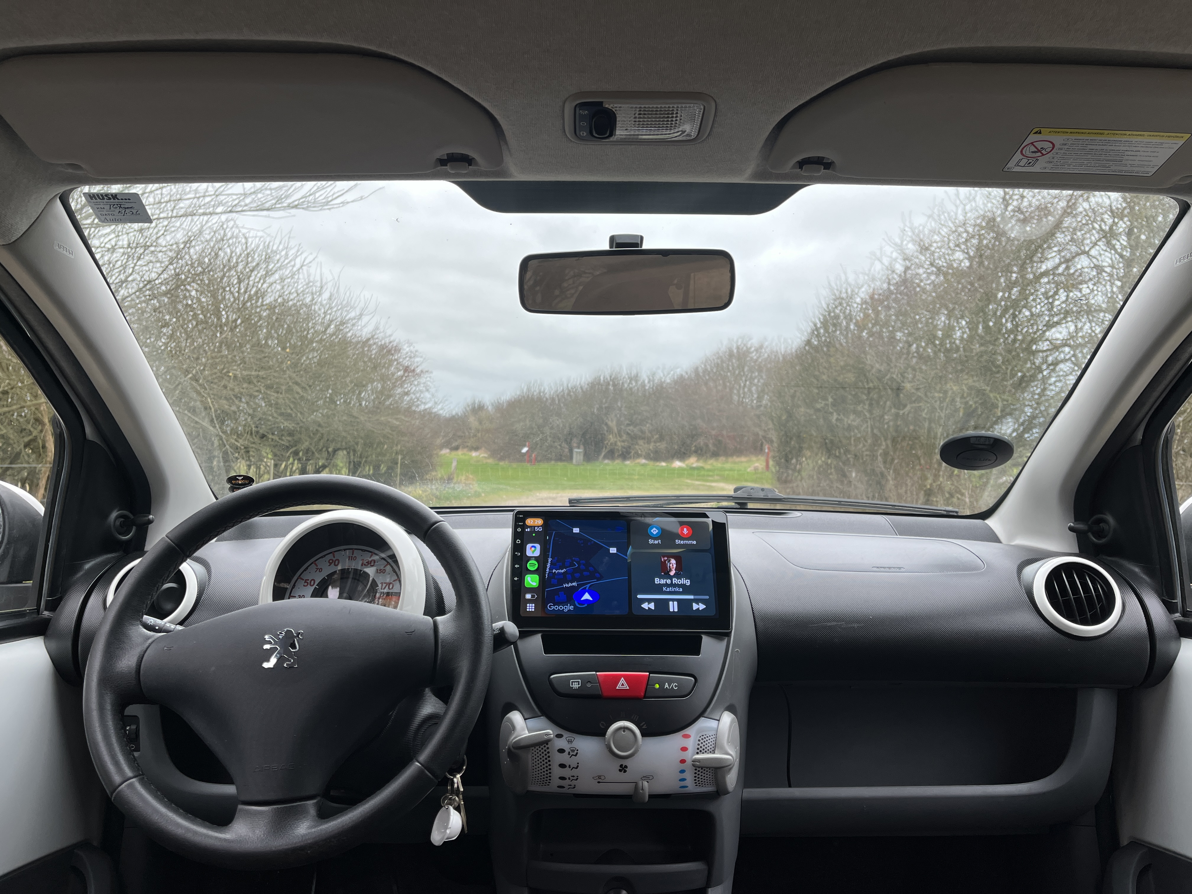 Hvid Peugeot 107 fra 2011