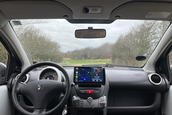 Hvid Peugeot 107 fra 2011