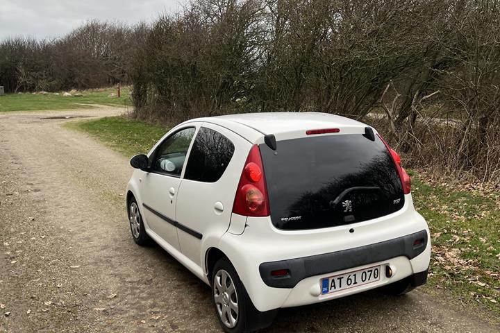 Hvid Peugeot 107 fra 2011
