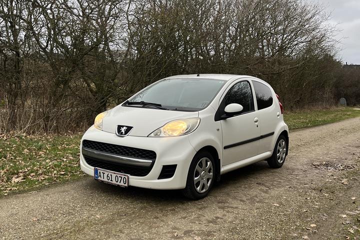 Hvid Peugeot 107 fra 2011