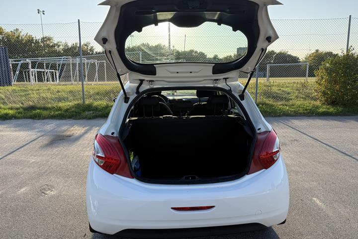 Hvid Peugeot 208 fra 2013