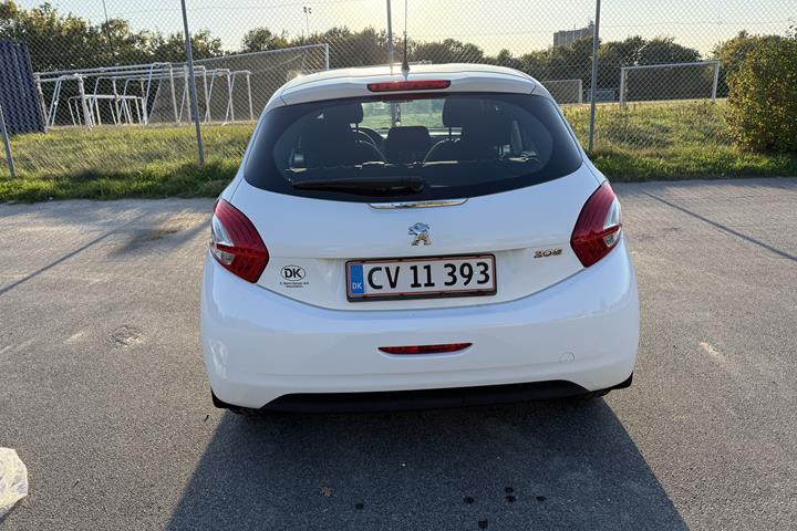 Hvid Peugeot 208 fra 2013