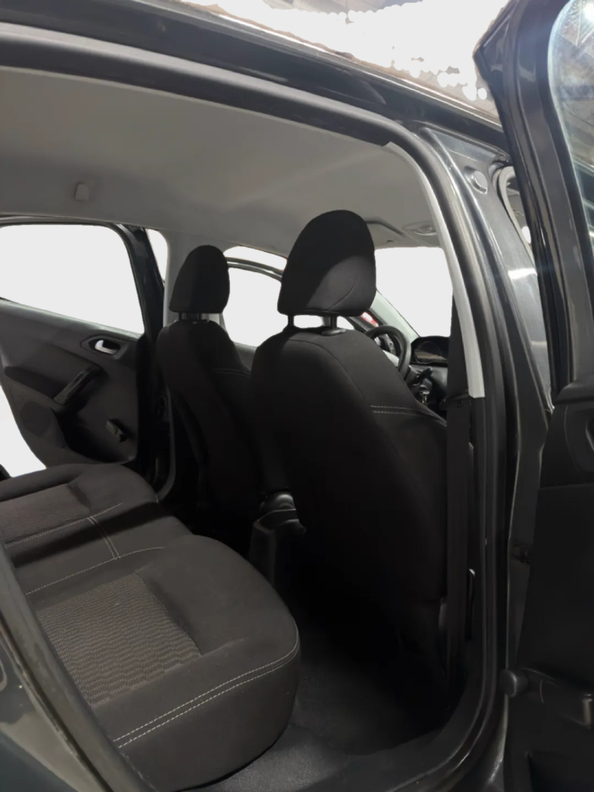 undefined Peugeot 208 fra 2015