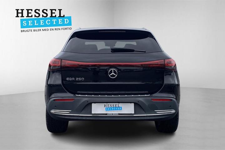 Sort Mercedes EQA250 fra 2021
