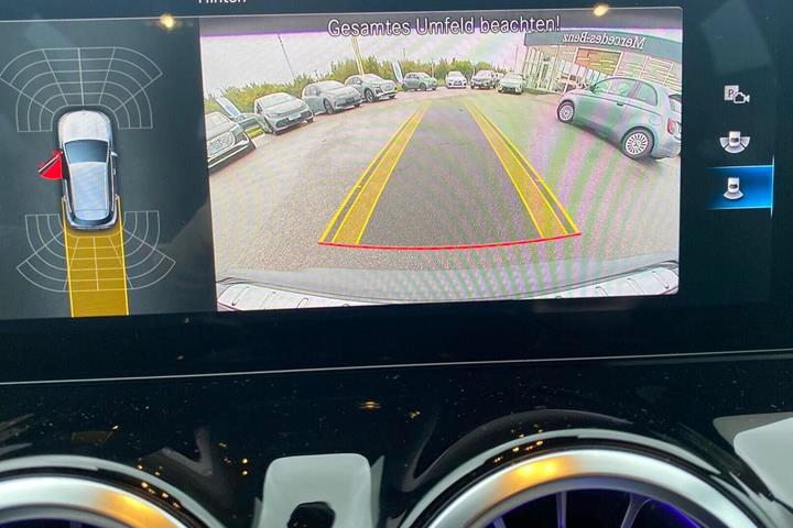 Sort Mercedes EQA250 fra 2021