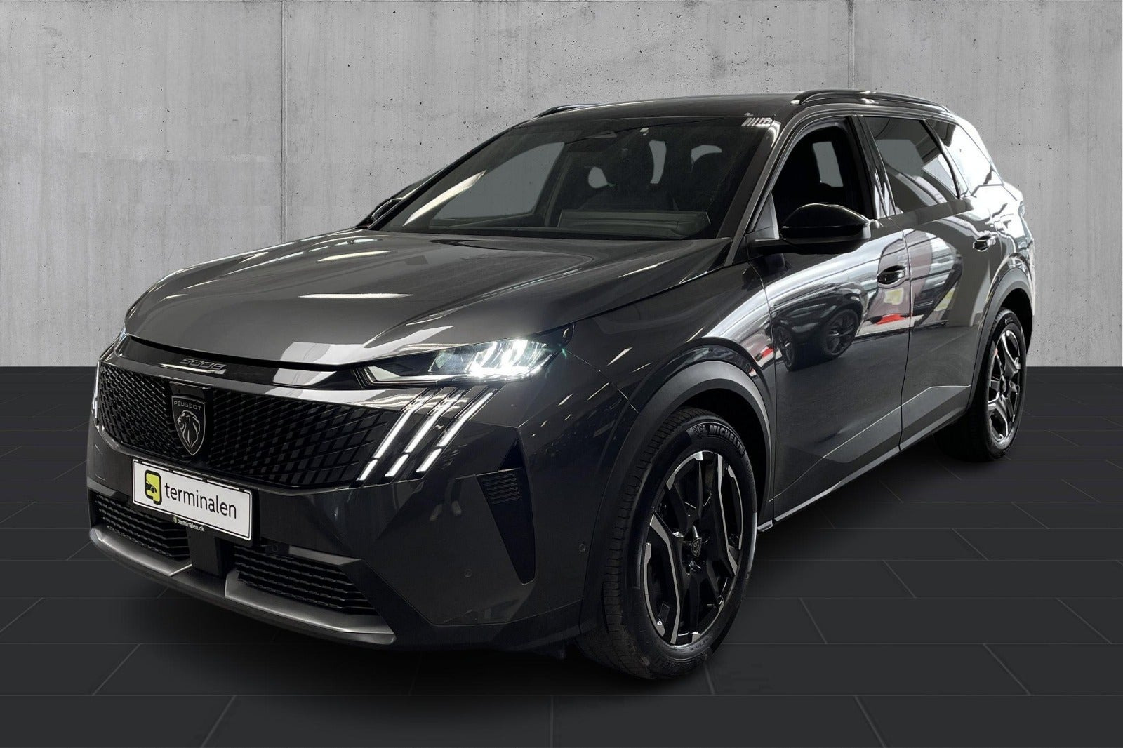 Sort Peugeot e-5008 fra 2025