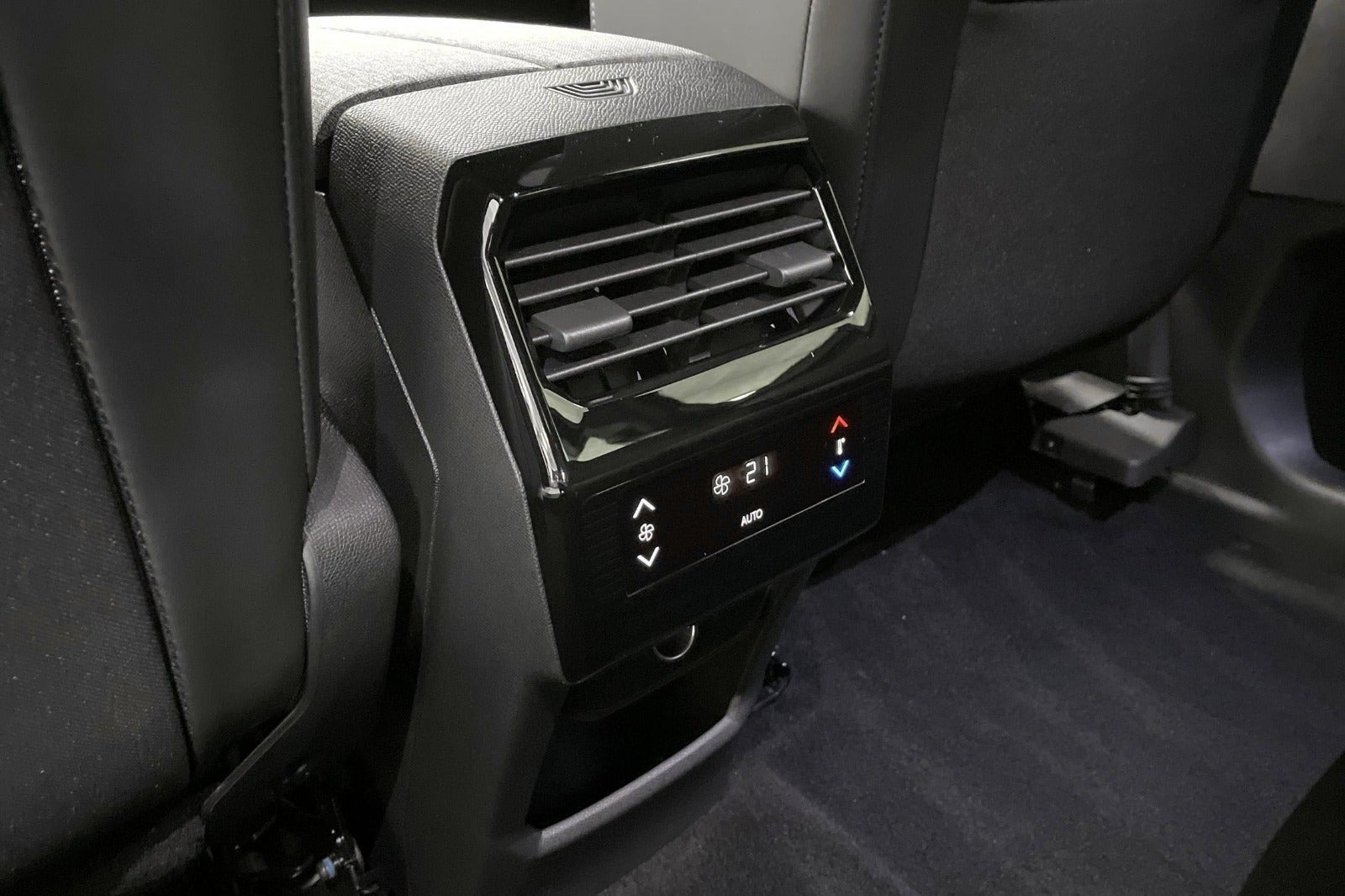 Sort Peugeot e-5008 fra 2025