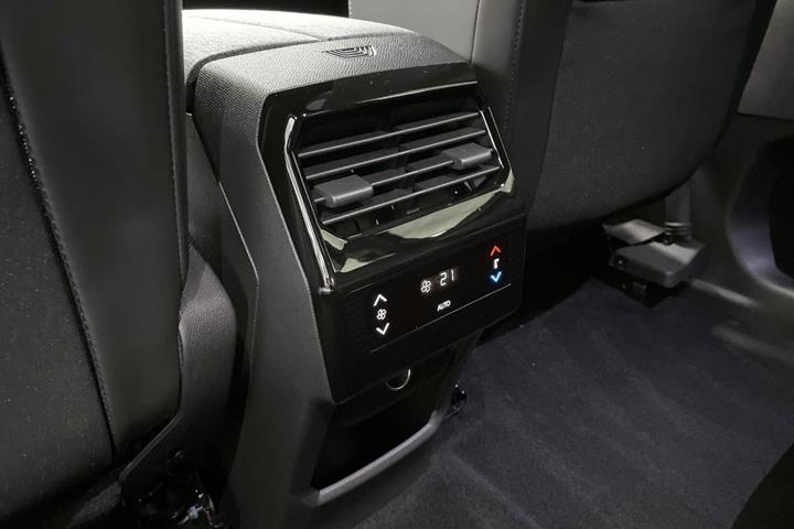 Sort Peugeot e-5008 fra 2025