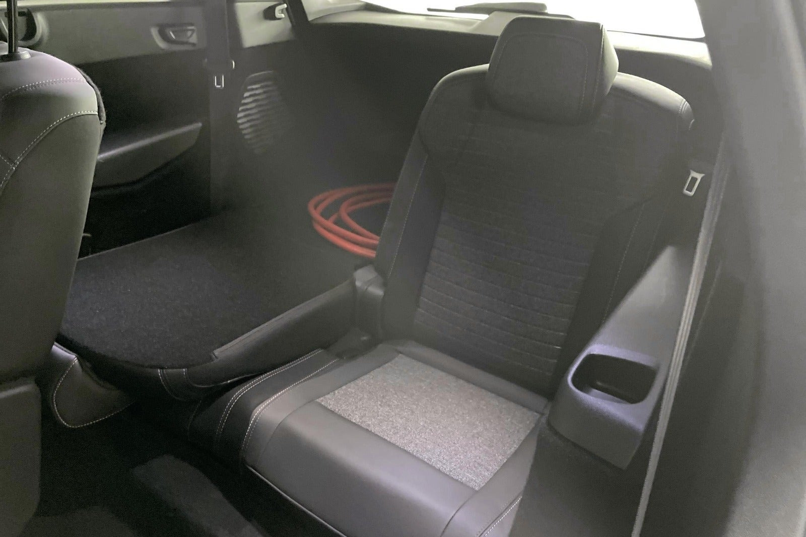 Sort Peugeot e-5008 fra 2025