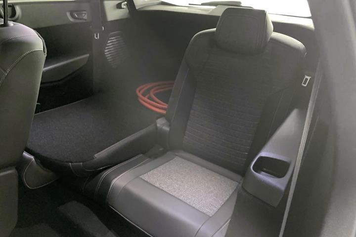 Sort Peugeot e-5008 fra 2025