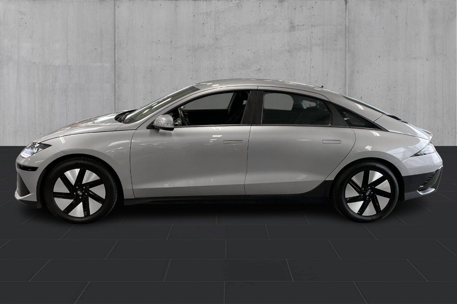Sølv Hyundai Ioniq 6 fra 2023