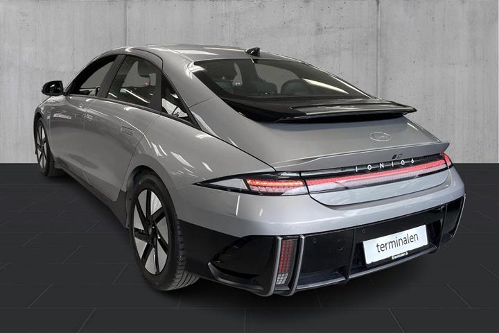 Sølv Hyundai Ioniq 6 fra 2023