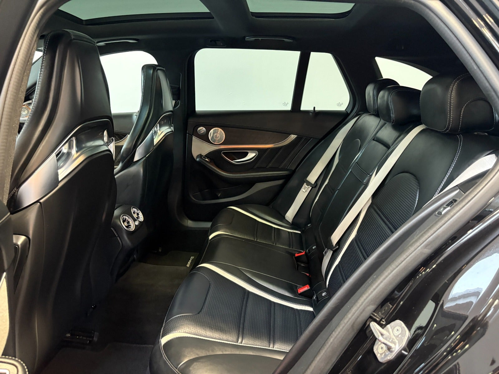 Sort Mercedes C63 fra 2016