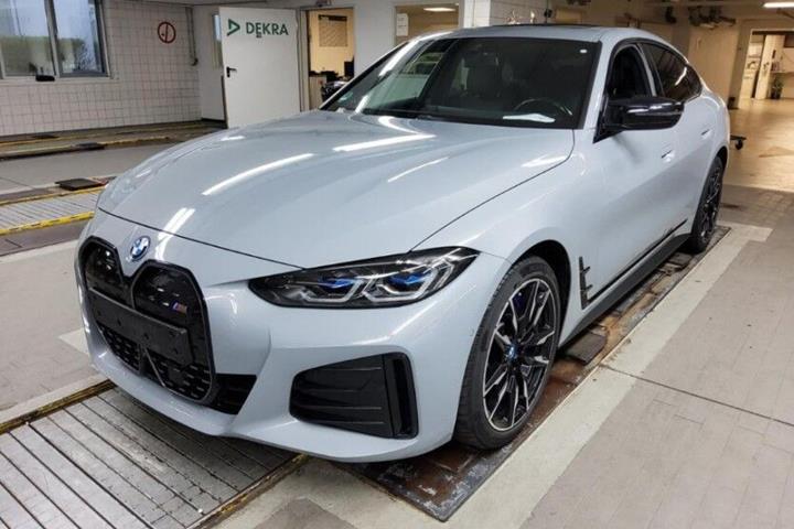 Grå BMW i4 fra 2023