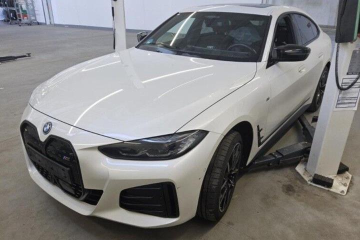 Hvid BMW i4 fra 2023