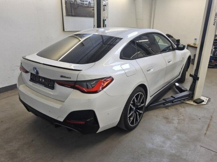 Hvid BMW i4 fra 2023