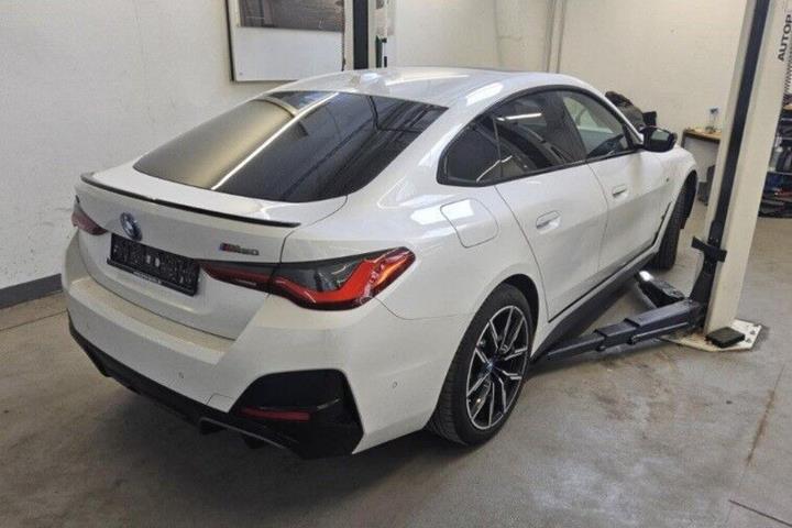 Hvid BMW i4 fra 2023