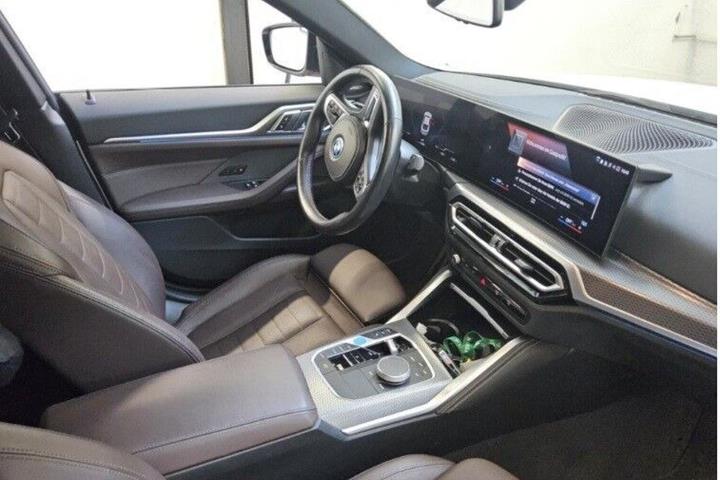 Hvid BMW i4 fra 2023