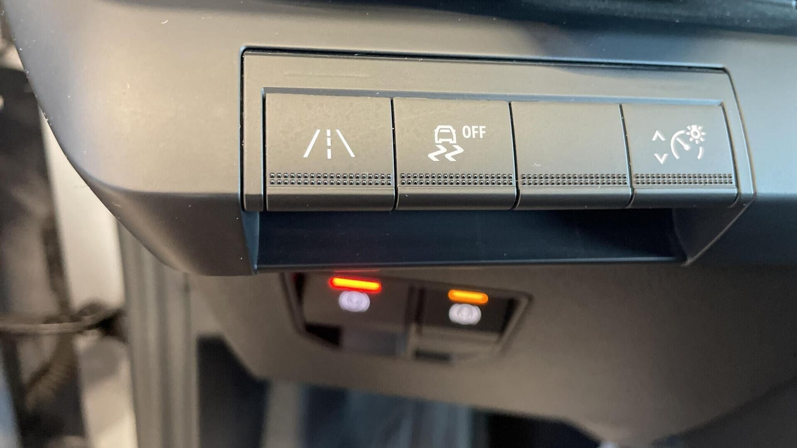 Grå Renault Megane E-Tech fra 2024