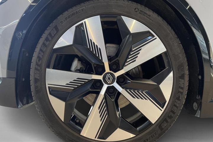 Grå Renault Megane E-Tech fra 2024