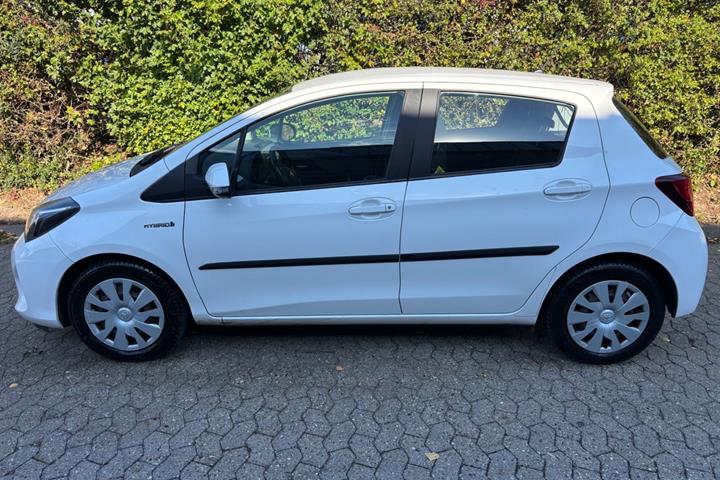 undefined Toyota Yaris fra 2015