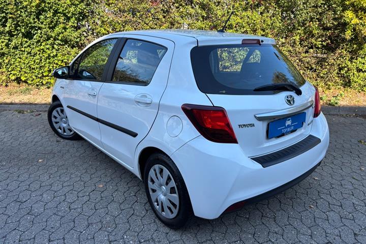 undefined Toyota Yaris fra 2015